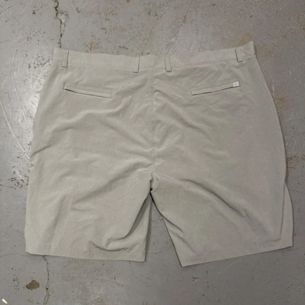 Peter Millar Performance Golf Shorts Tan Grey Khaki Stretch Flat Front 44